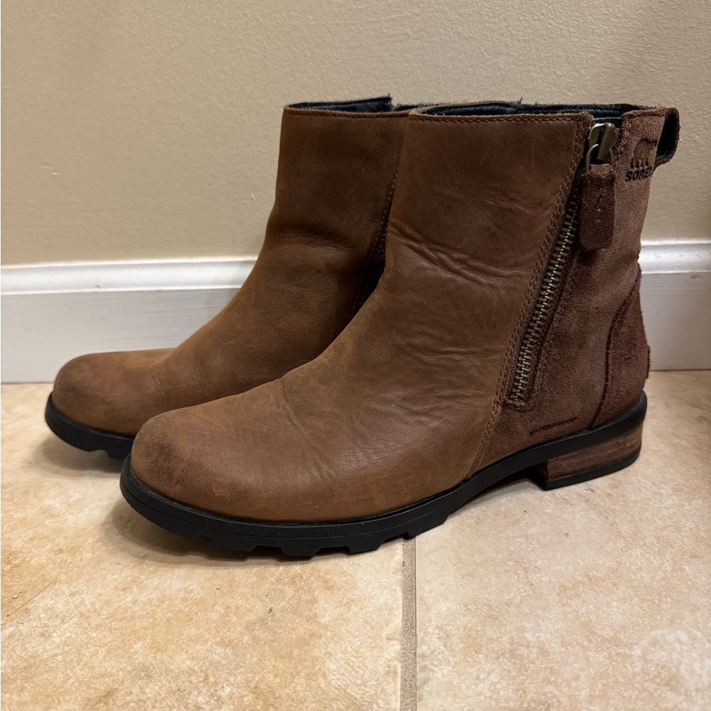 Sorel Emilie II zip waterproof leather boots